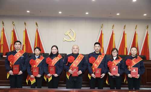 關(guān)于表彰2020年度先進(jìn)集體、先進(jìn)個(gè)人的決定